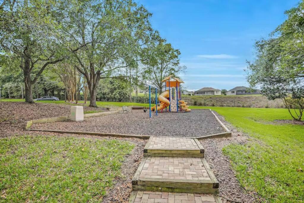 Hidden Oasis Near Orlando, Disney, Etc. *